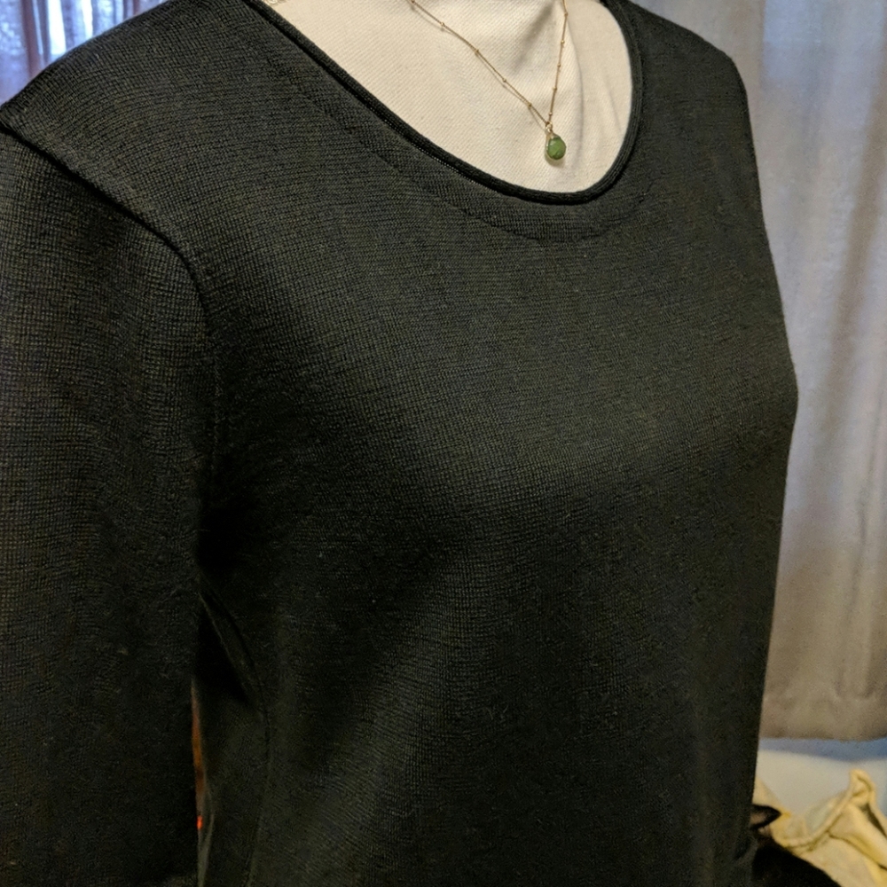 Woman's top - Picture 2 of 5